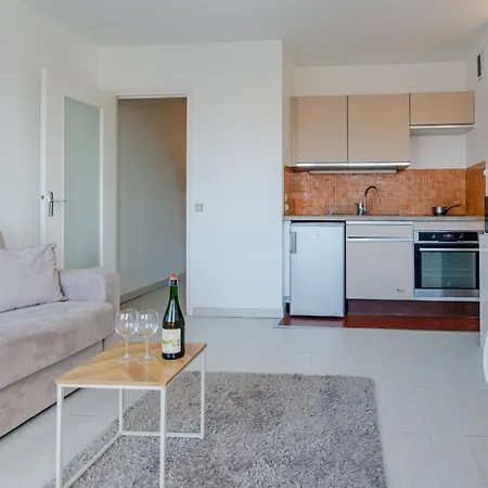 Daire Les Caravelles-7 By Interhome